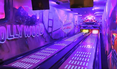 Mr. Ted . Bar. Pub. Restauracja.Kręgielnia. Klub Muzyczny . Karaoke. Darts